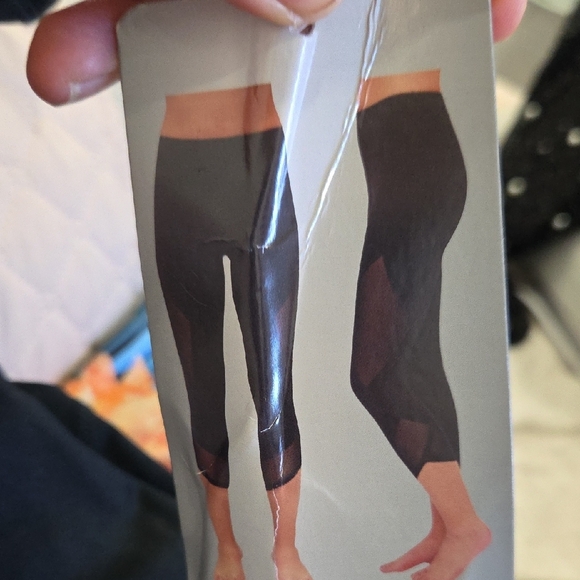 Active Life Black Mesh Panel Leggings - Picture 3 of 3